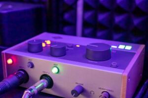 what does an audio interface do