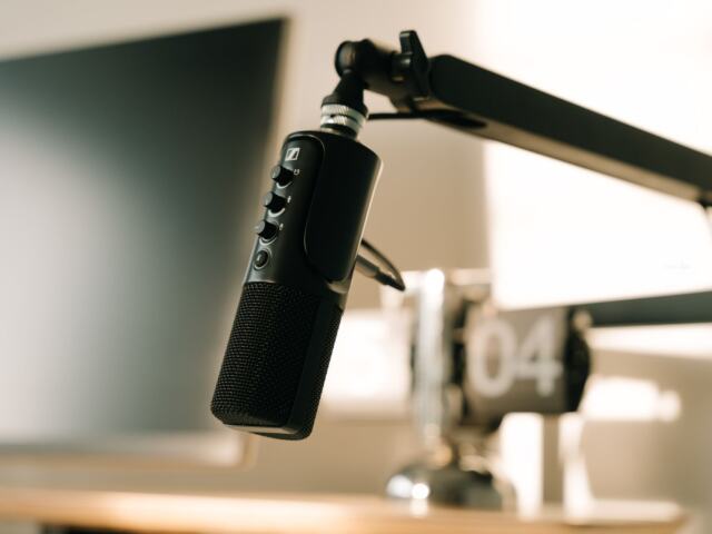 Best Microphones For Streaming In 2026: Clear Voice, Low Noise, Easy Setup