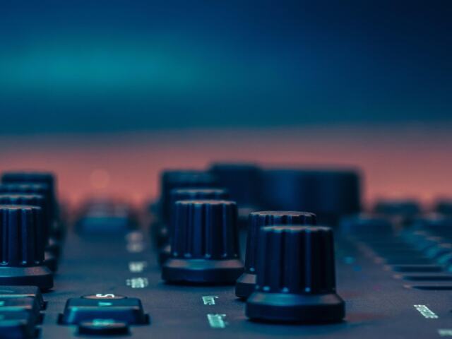 Phantom Power Explained: How Microphones Get Silent Powering And Why 48V Matters In 2026