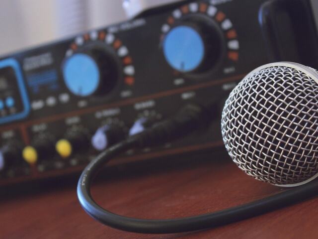 What Is Microphone Gain? A Practical Guide To Setting It Right (2026)